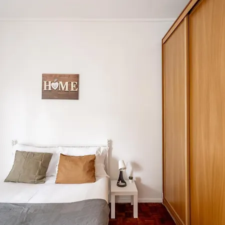 Apartment Spacious 3 Bedroom In The Heart Of Arroios *